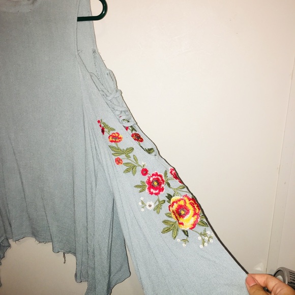 Blouse - Picture 3 of 3